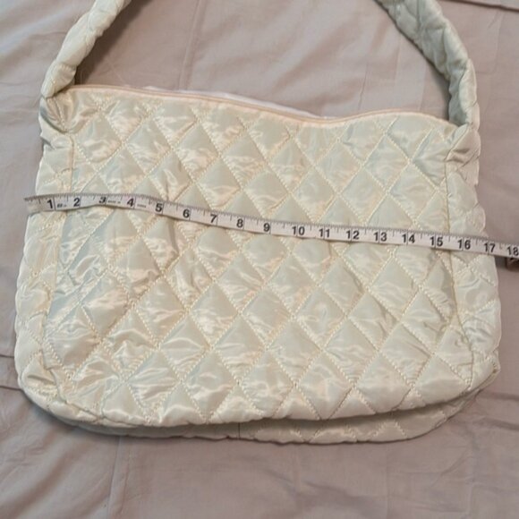 SHEIN Cream Quilted Shoulder Bag with Textured Design - Picture 4 of 5